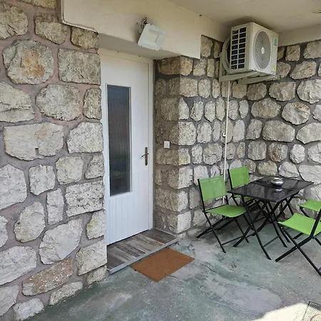 Appartement T2 Rez De Jardin De Au Calme *